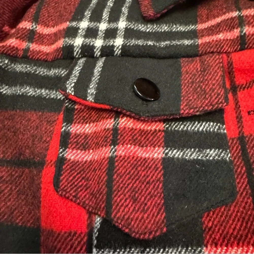 Chic Me Flannel Shirt Shacket Coat Plaid Red
Brushed Flannel Size Small NEW - Picture 7 of 15